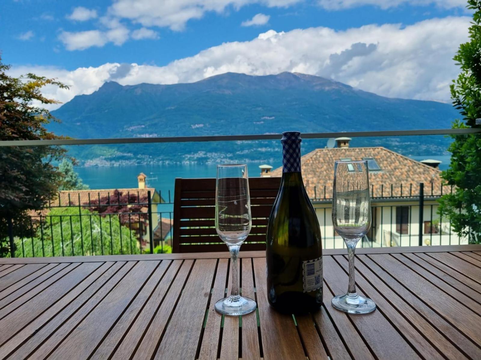 Apartment With Garden And Terrace Beautiful Lake View Bellano Bagian luar foto