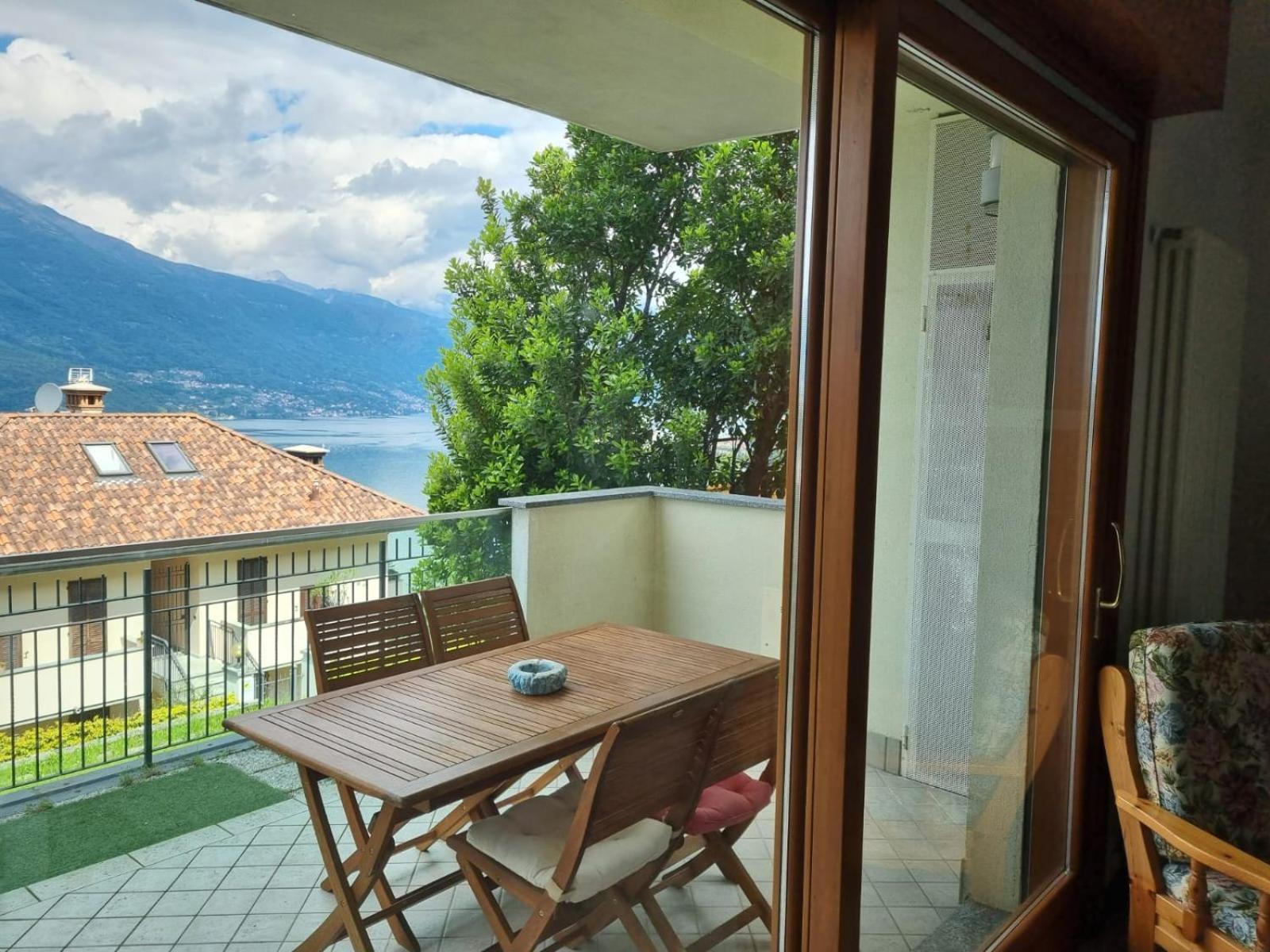Apartment With Garden And Terrace Beautiful Lake View Bellano Bagian luar foto