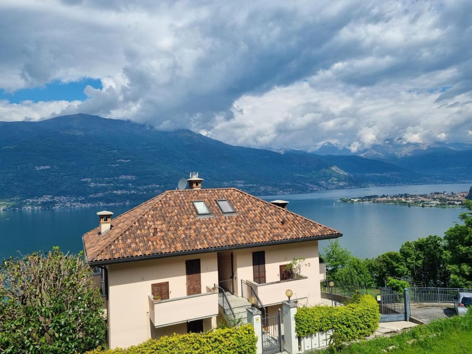 Apartment With Garden And Terrace Beautiful Lake View Bellano Bagian luar foto