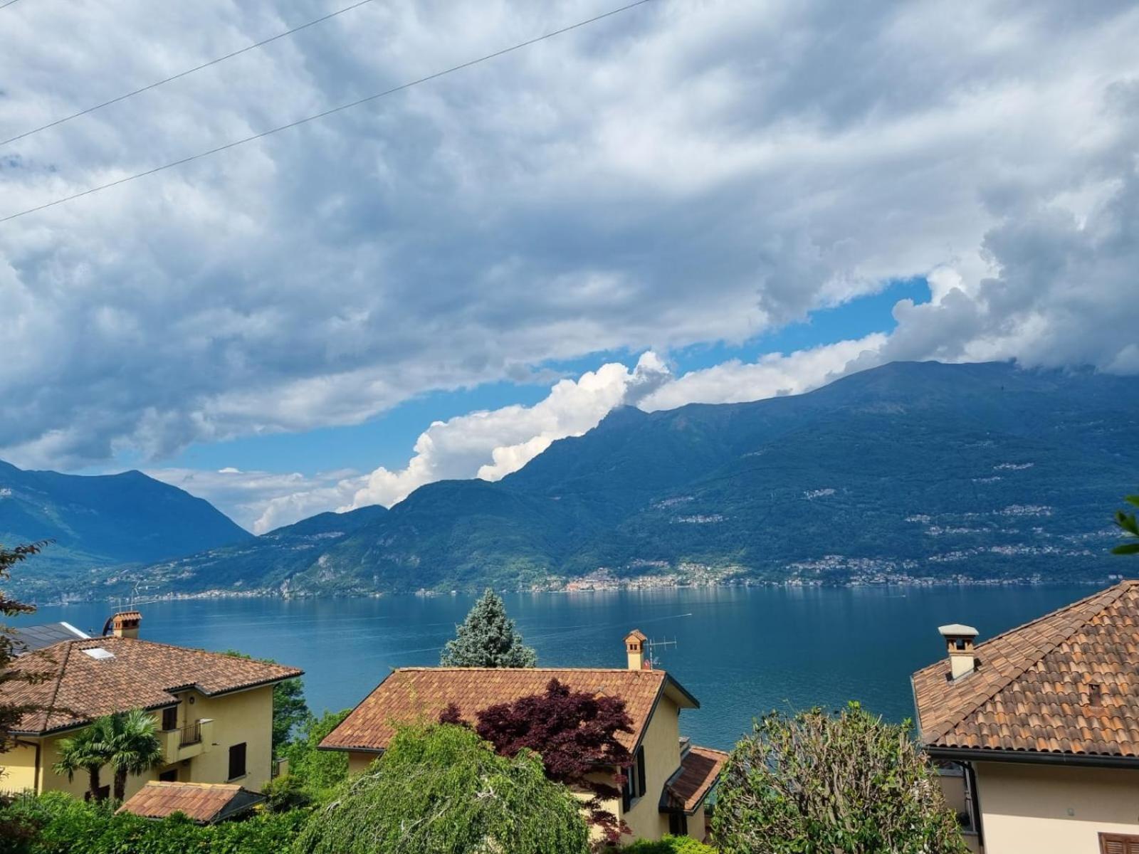 Apartment With Garden And Terrace Beautiful Lake View Bellano Bagian luar foto